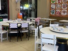 -覃记海鲜美食餐厅