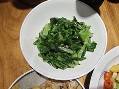 -头上红煨盐鸡乡村食府