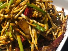 折耳根炒腊肉-泉味道贵州厨房(三里河店)