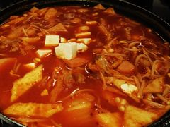 部队火锅-HONGA HONGA雄家(曹路店)