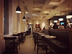 大堂-星巴克臻选(广州沙面店)