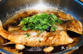 Stewed Yellow Croaker with Zhu Hou Sauce