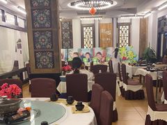 -刘姐啤酒鱼民族演艺餐厅(西街总店)
