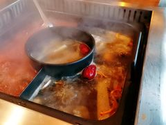 -老牌坊云南鱼豆花火锅(爱建店)