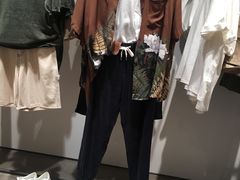 -URBAN REVIVO(高德置地广场·春广场店)