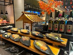 -广州万富希尔顿酒店·感趣自助餐厅·金秋蟹宴生蚝海鲜刺身