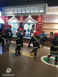 -点点梦想城(鑫苑都汇店)