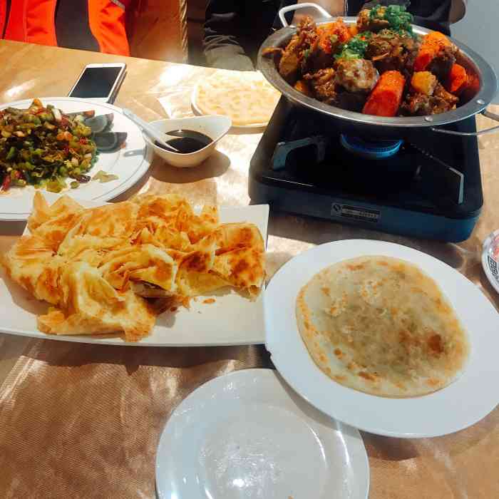 罕山饭店-"通辽排名第一的馆子,空间大,一楼散座二三.