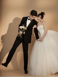 -易摄影婚纱摄影工作室