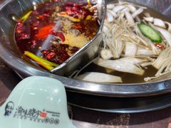 菌香鸳鸯锅-晓宇重庆火锅(赛格国际购物中心店)