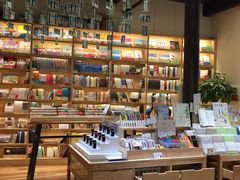 -猫的天空之城概念书店(杭州南宋御街店)