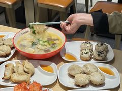 -小杨生煎(浦江欢乐颂店)