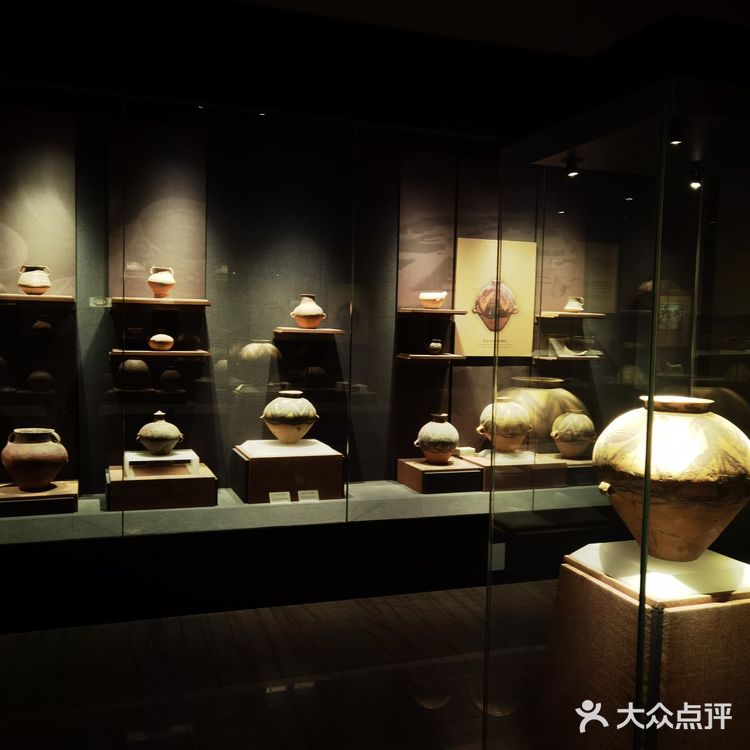 博物馆类的一定会来打卡。兰州博物馆不大，很安静