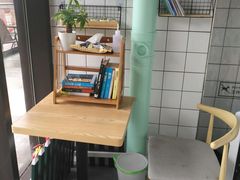 -蜜蜂小象·榴莲千层蛋糕(时代汇11栋店)