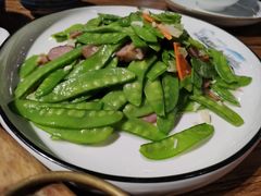 荷兰豆炒菜腊肉-天下醉美蒙餐(林西店)