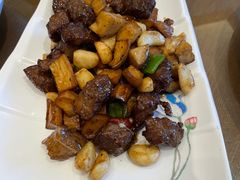 牛肉粒炒茶树菇-赶海部落海鲜城(海阳路店)