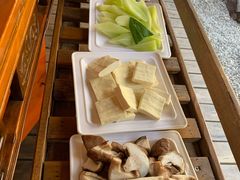 -厚山庭院重庆老火锅