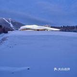 今日分享 “雪山下的大帐篷”，延续建筑与自然交融的艺术意境