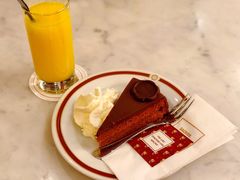 -Cafe Sacher(WIEN)
