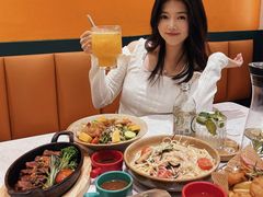 -西语·炭烧牛排(卓越中寰店)