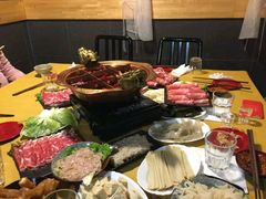 -江湖餐厅–重庆九宫格老火锅