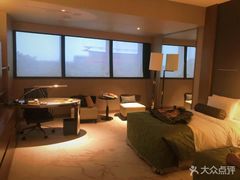 -上海滴水湖皇冠假日酒店