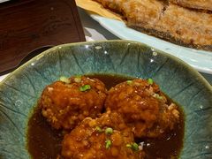 鸭蛋黄狮子头-梅飞酒家(名辉豪庭店)