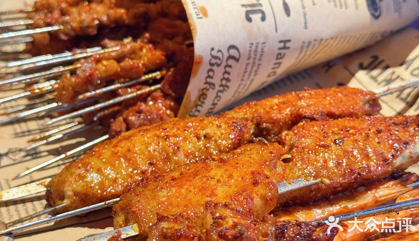 [耶][机智][加油]三五好友，撸串喝酒[啤酒][啤酒][啤酒]