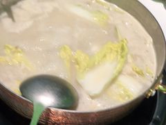 -洪氏嗨捞·广东猪肚鸡·椰子鸡火锅(西咸万象城店)