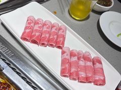 一盘吃不够的捞派经典羔羊肉-海底捞火锅(杭州萧山宝龙广场店)