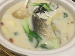 -泉畔人家·老济南经典鲁菜(大明湖店)