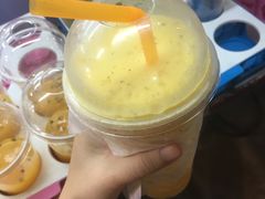 -席娜卡琳火车铁道夜市