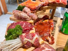 -汉城烤肉·黑金冠(华山路店)