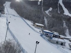 -亚布力新体委滑雪场