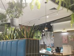 大堂-三个椰子·现砍椰子鸡(金源CBD店)