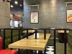 -愉肴麻辣香锅(中山路店)