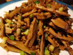-渝信川菜 · 川味家常菜(长安店)