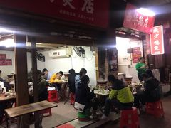 门面-威邵鸡煲(西华路总店)