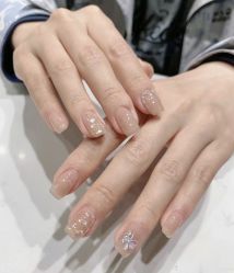 -盘子画美甲美睫美肤