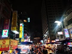 -六合夜市