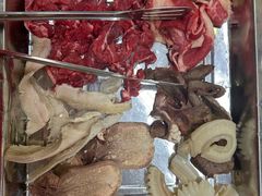 -金鼎雪山牦牛杂火锅(理县总店)