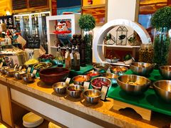 自助调料区-大中华希尔顿酒店-念自助餐·嗨啤·小龙虾
