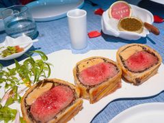 惠灵顿牛排-弦月窗LUNETTE BY AMANDA(复兴路店)