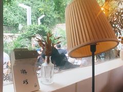 -彳亍咖啡·这里(水湾路店)