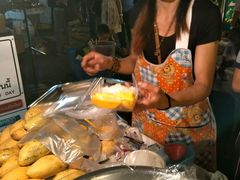 -芒果糯米饭摊子