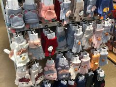 -名创优品(北京新中关购物中心地铁层店)