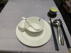 -红鼎豆捞·非遗鲍皇汤火锅(宝丰路店)