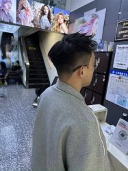 点击看大图 -藤野造型专业烫染接发