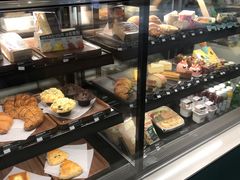 面包甜点陈列柜-星巴克臻选(上海淮海百盛购物中心店)