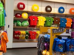 -m豆巧克力世界(上海世茂广场店)
